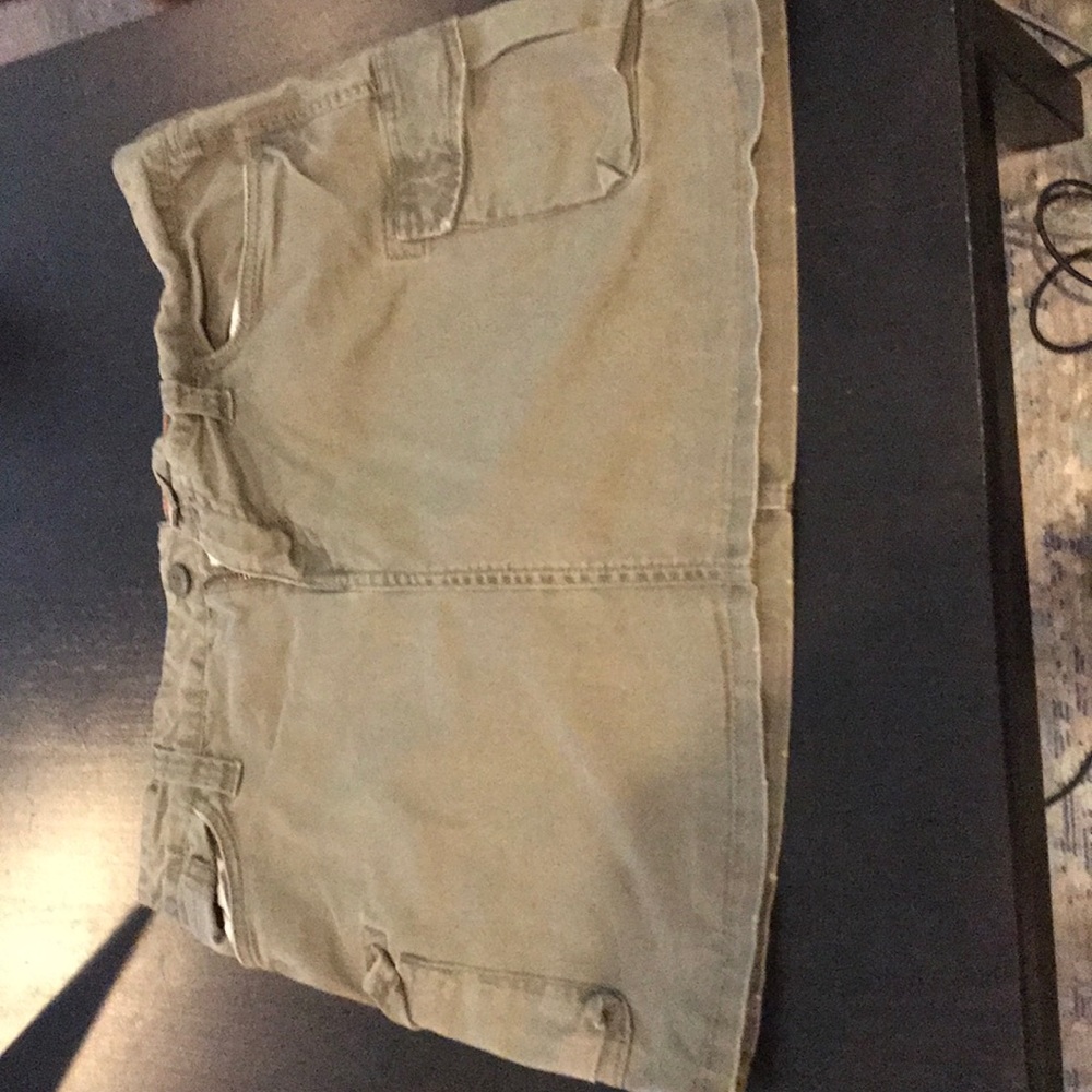 Green lucky cargo mini skirt